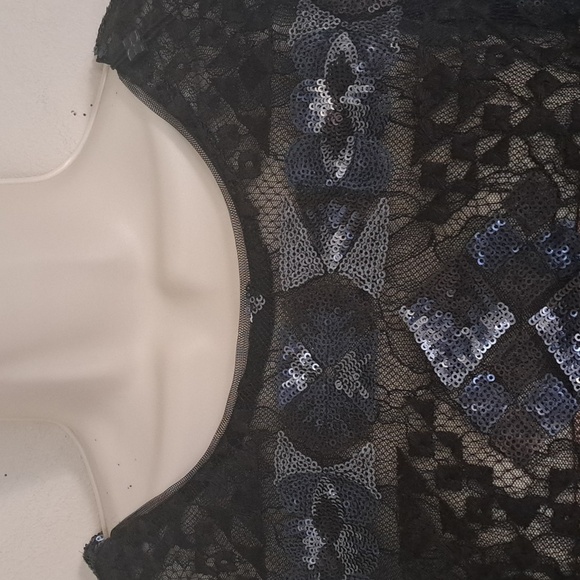 BCBGMAXAZRIA 'Samara' Sequin Lace Sheath Dress 12 - Picture 9 of 13